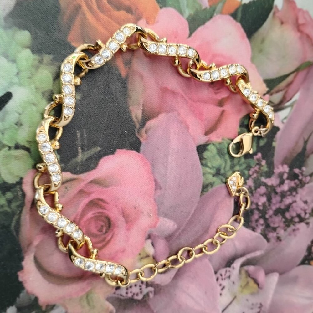 ❤️SWAROVSKI 43 Crystals and Gold Bracelet with Swan Hangtag LN